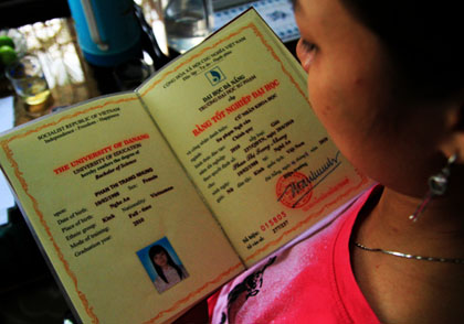 Thạc sĩ, cử nhân cất bằng đi học trung cấp 